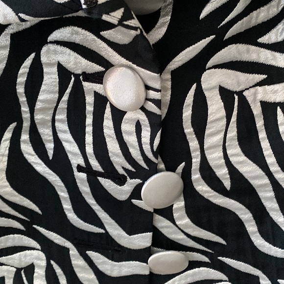 Arden B Black and Silver Rose Jacket - Picture 4 of 6